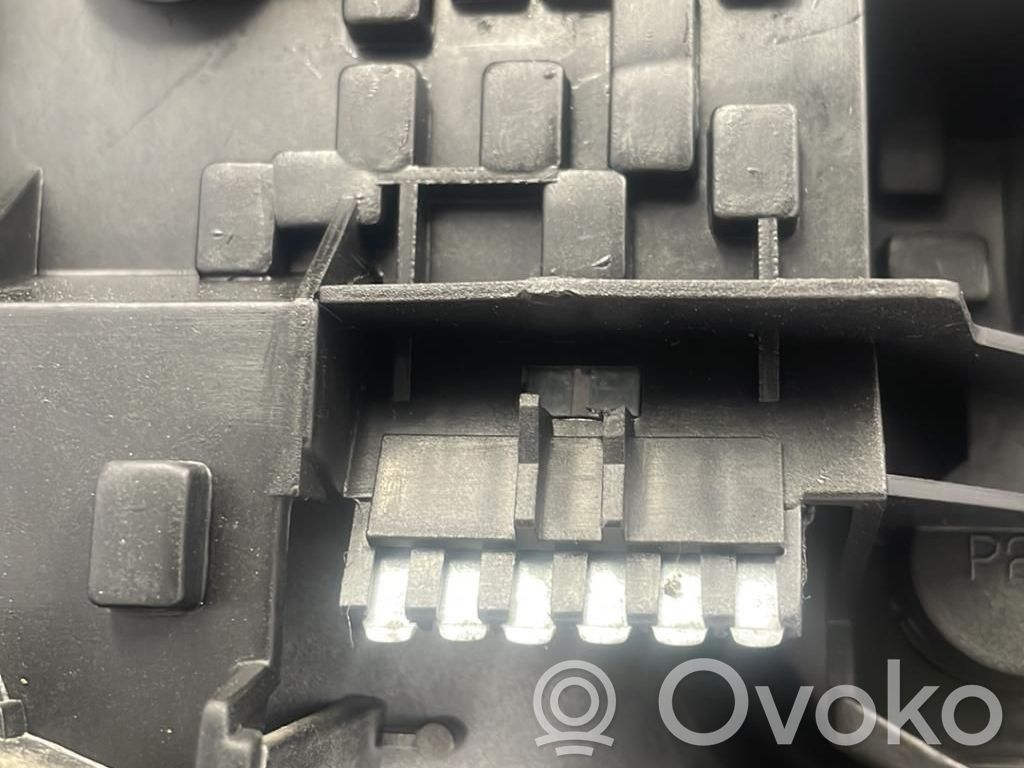 Rover 414 - 416 - 420 Lampă spate în caroserie