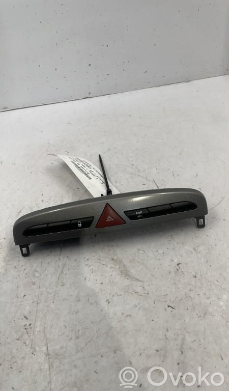 Peugeot 308 Schalter Warnblinkanlage 