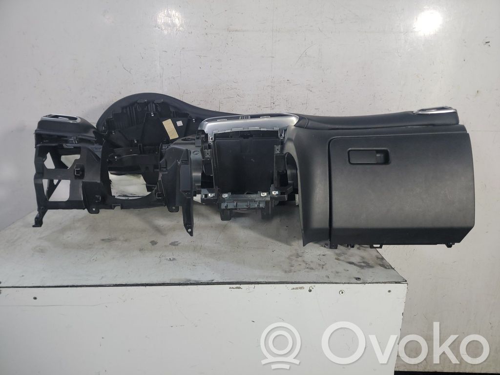 Infiniti Q30 Panel de instrumentos 