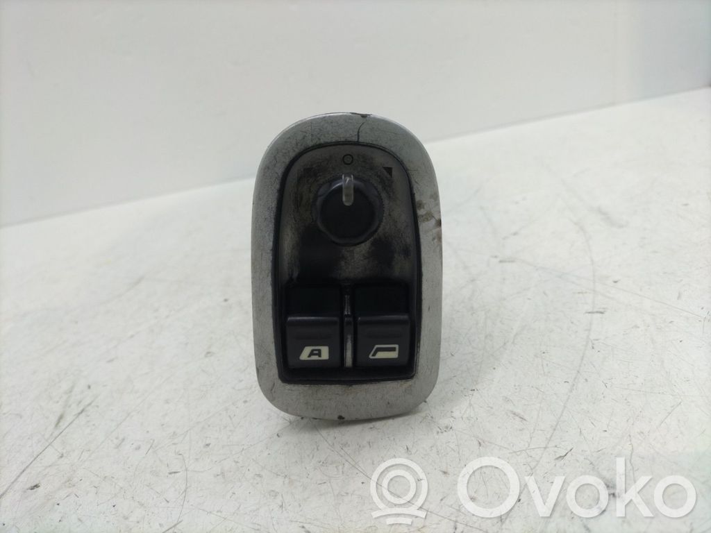 Electric window control switch   9331FN