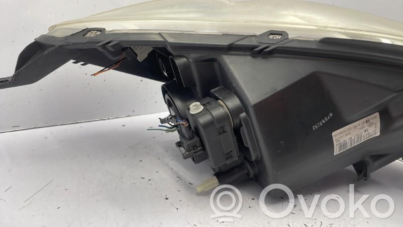 Nissan Note (E11) Phare frontale 