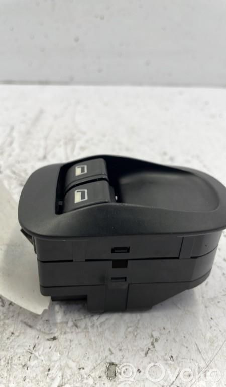 Peugeot 206+ Electric window control switch 