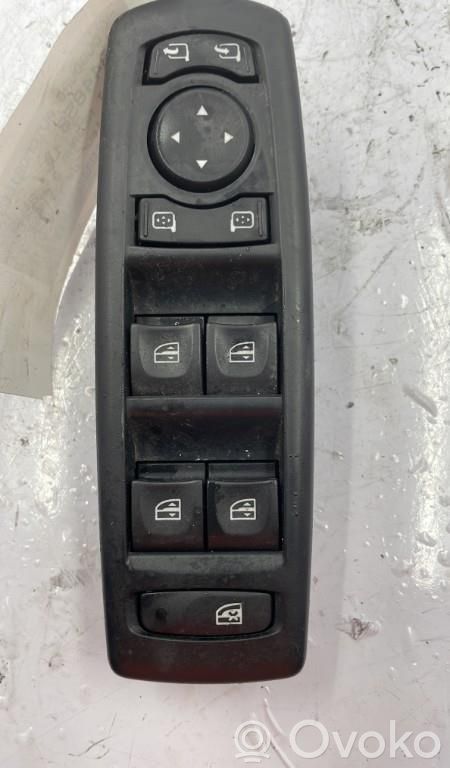 Electric window control switch   E30167