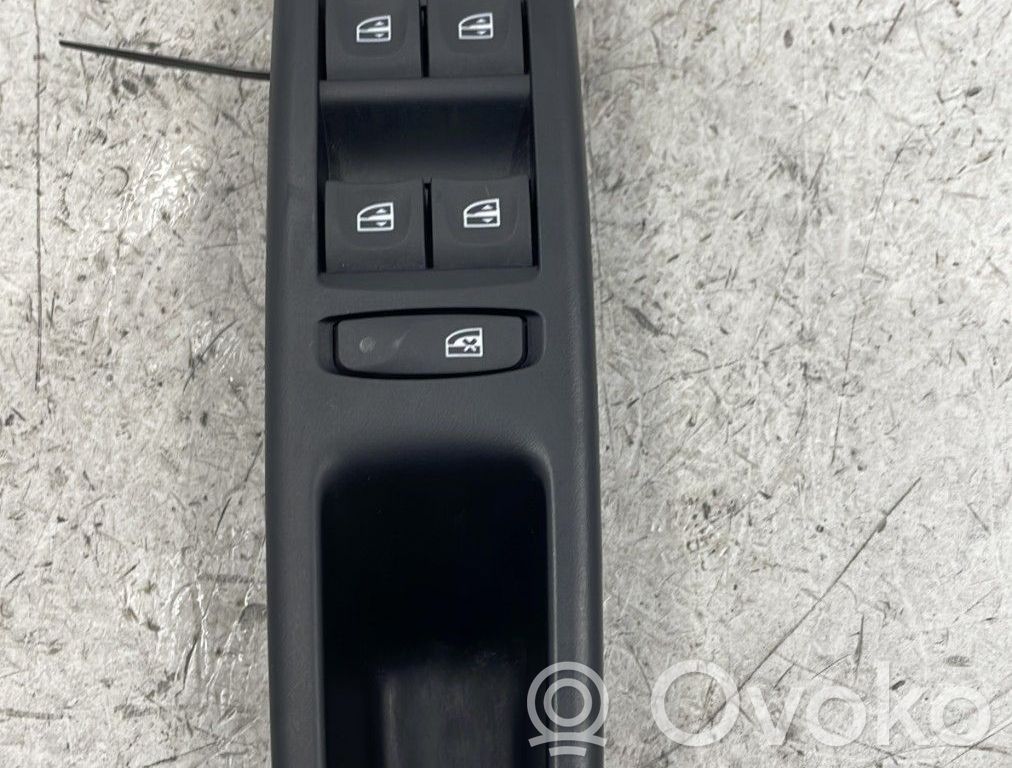 Interruptor del elevalunas eléctrico   809610006R