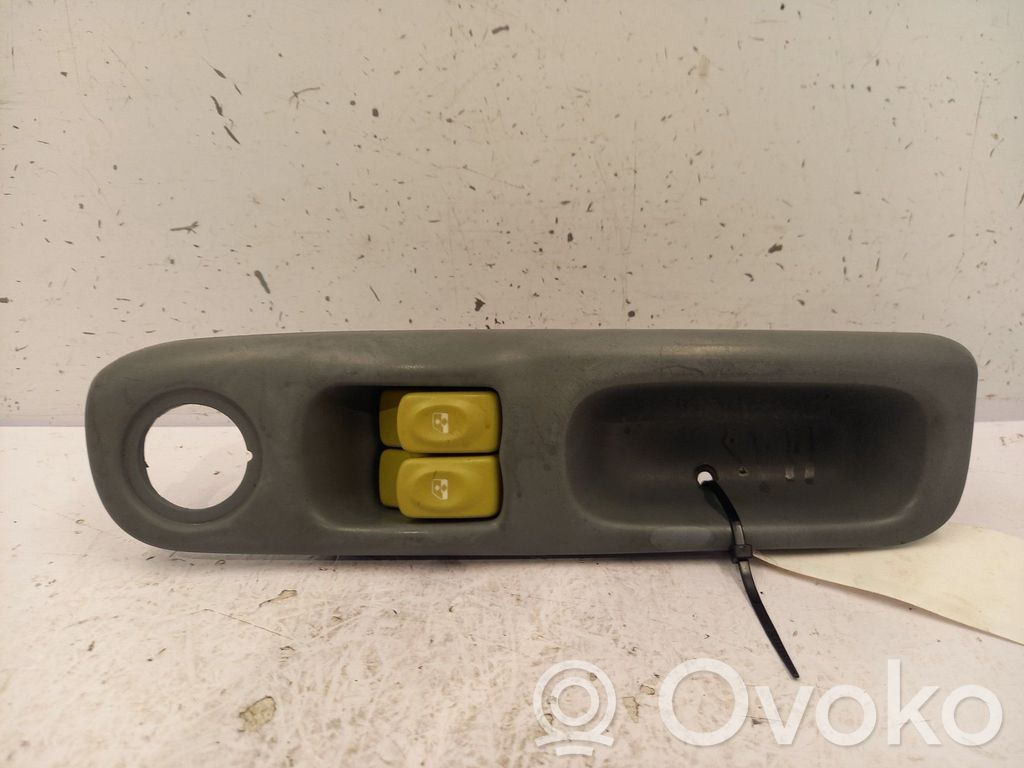 Renault Twingo I Comutator comandă geamuri electrice 