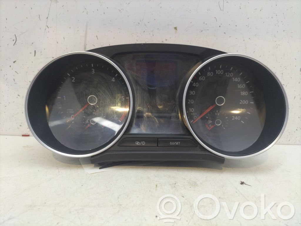 Volkswagen Polo V 6R Tachimetro (quadro strumenti)