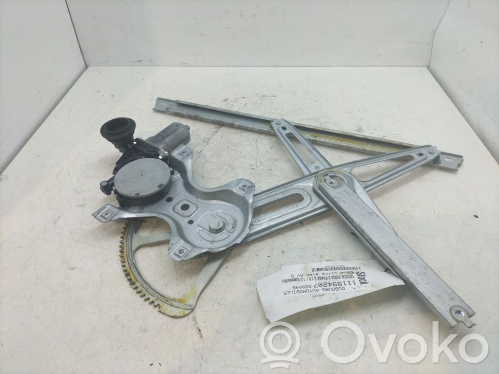 Toyota Yaris Macara ușă față cu motor 