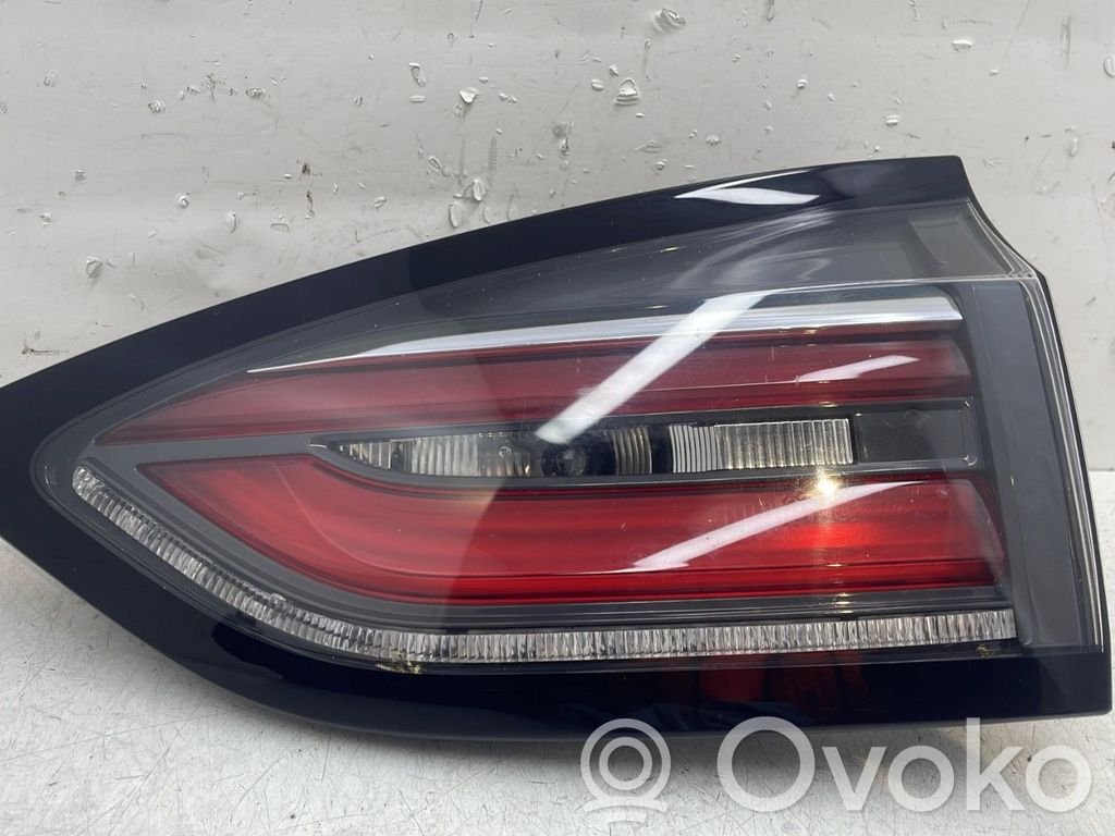 Renault Espace V (RFC) Feux arrière sur hayon