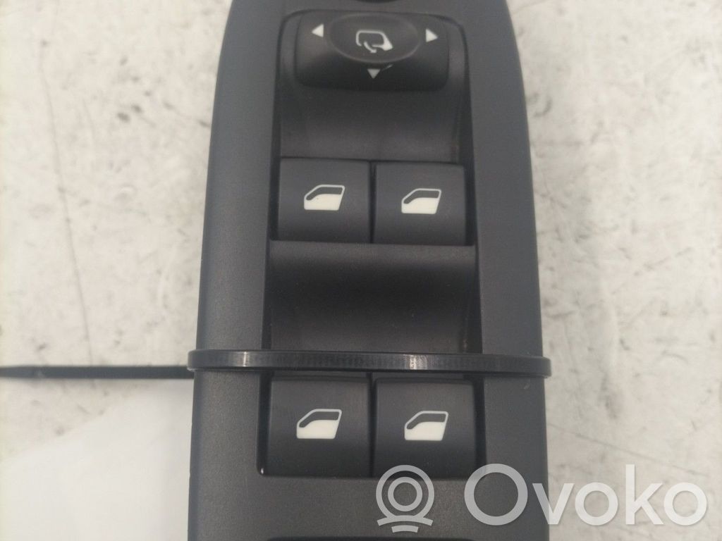 Peugeot 208 I Interruttore di controllo dell’alzacristalli elettrico 