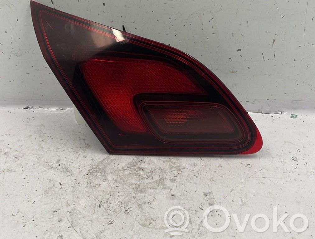 Opel Astra J Lampă spate în capacul portbagajului 