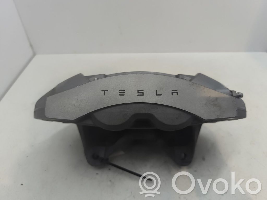 Tesla Model 3 Передний суппорт 