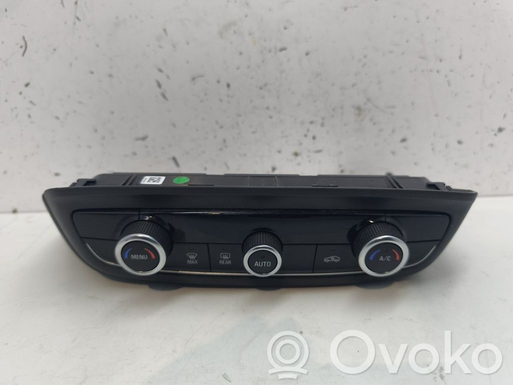 Opel Crossland X Climate control unit 