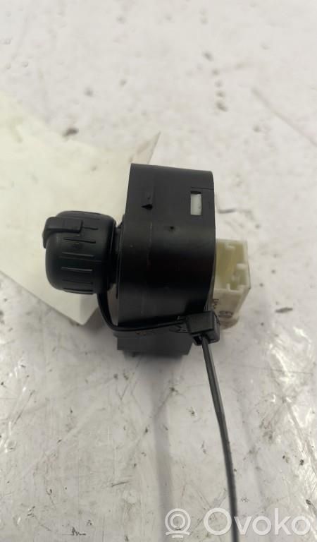 Seat Exeo (3R) Wing mirror switch 