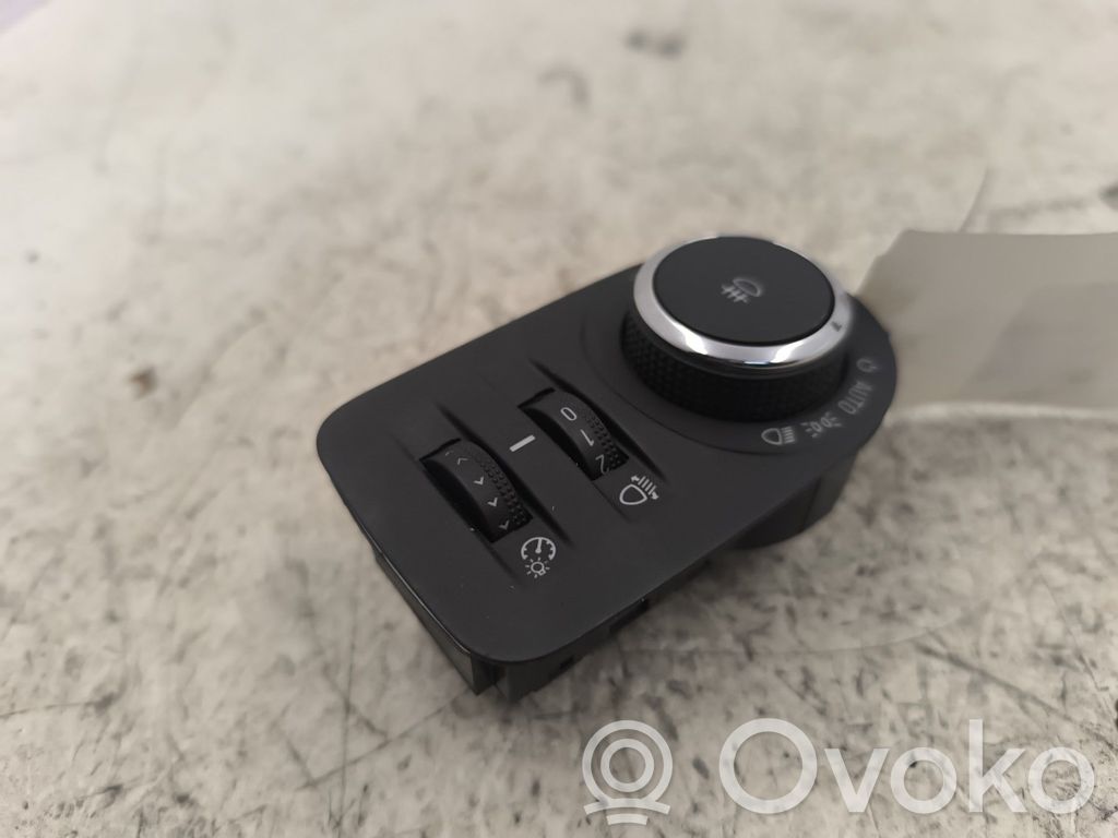 Opel Corsa D Interrupteur d’éclairage 