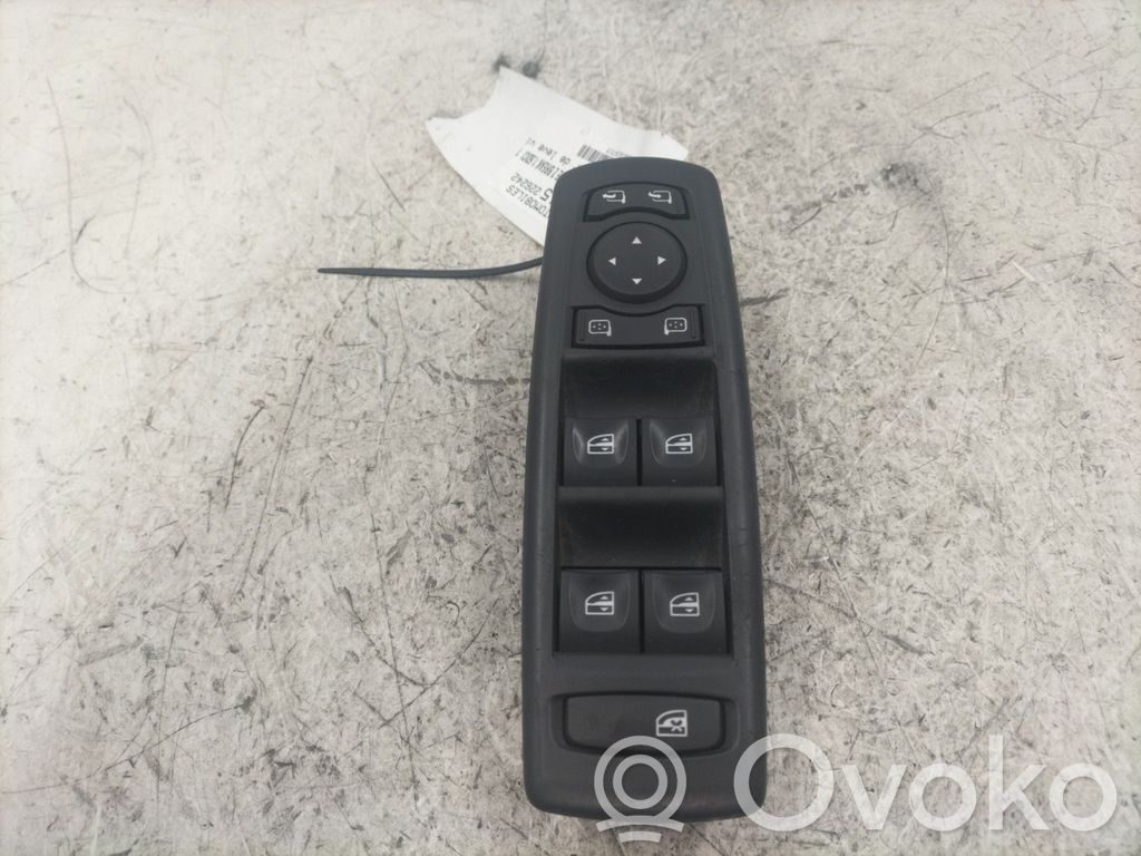 Renault Megane III Electric window control switch 