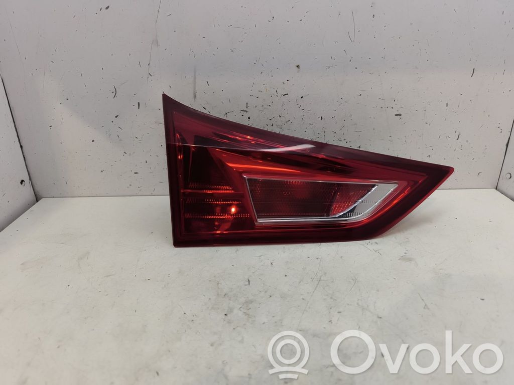 Toyota Auris E180 Luci posteriori del portellone del bagagliaio 