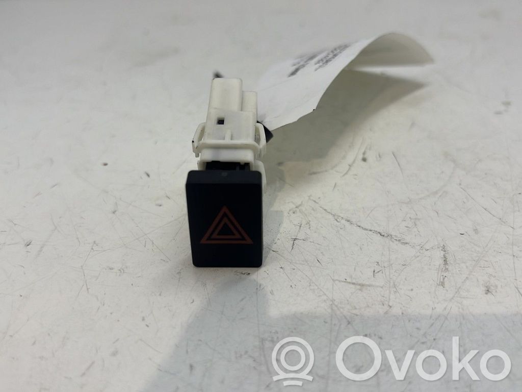 Nissan Qashqai Hazard light switch 