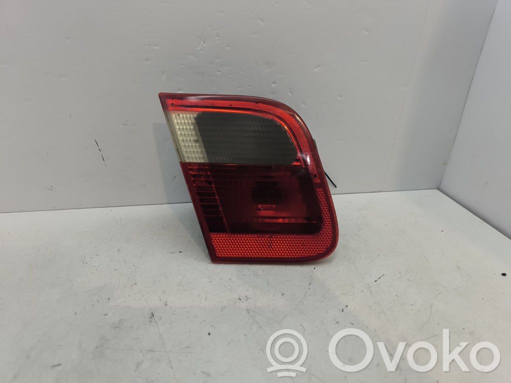 BMW 3 E46 Lampă spate în capacul portbagajului 
