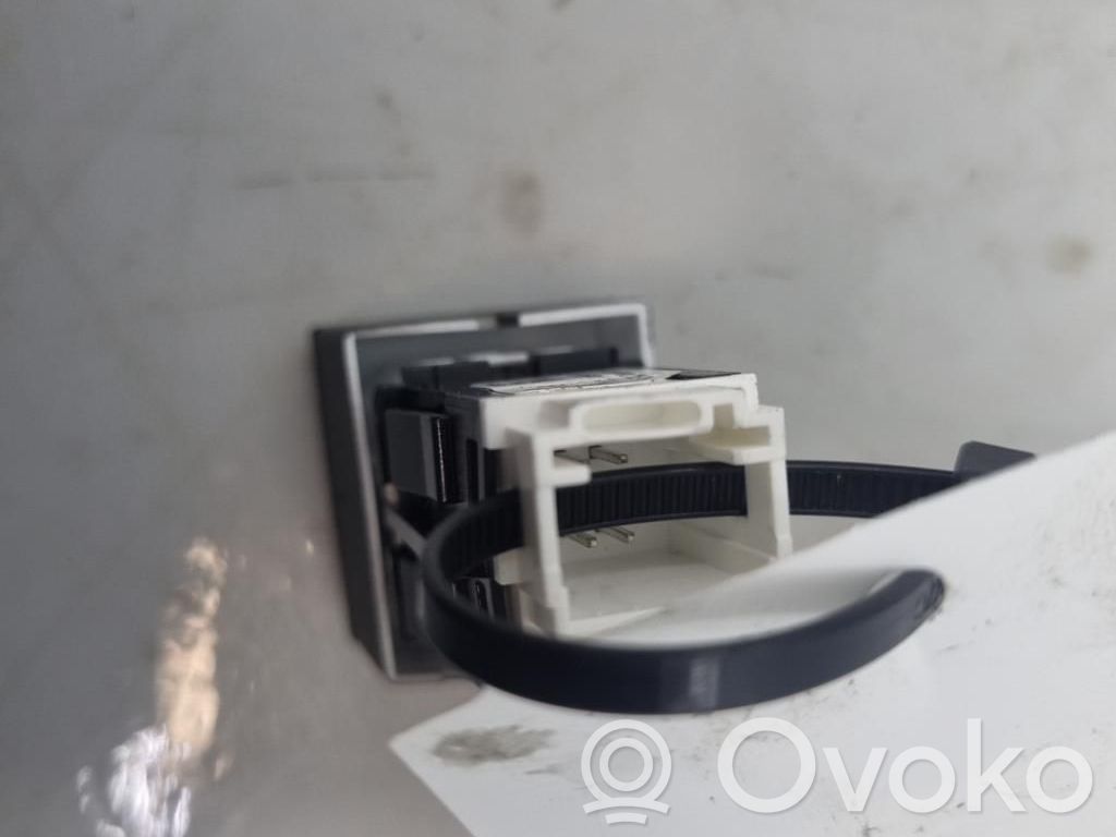 Comutator lumini pericol   6490KK