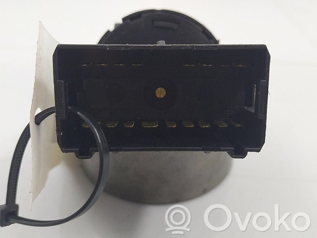 Comutator lumini   1C094153120H