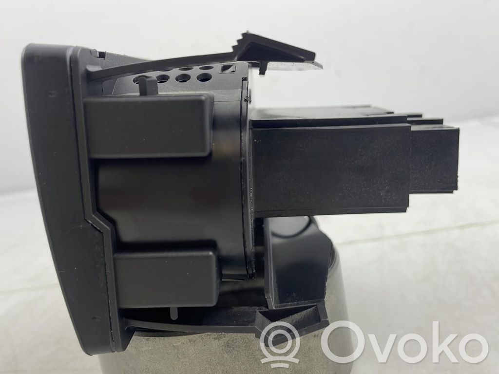 Light switch   4M5T13A024GA