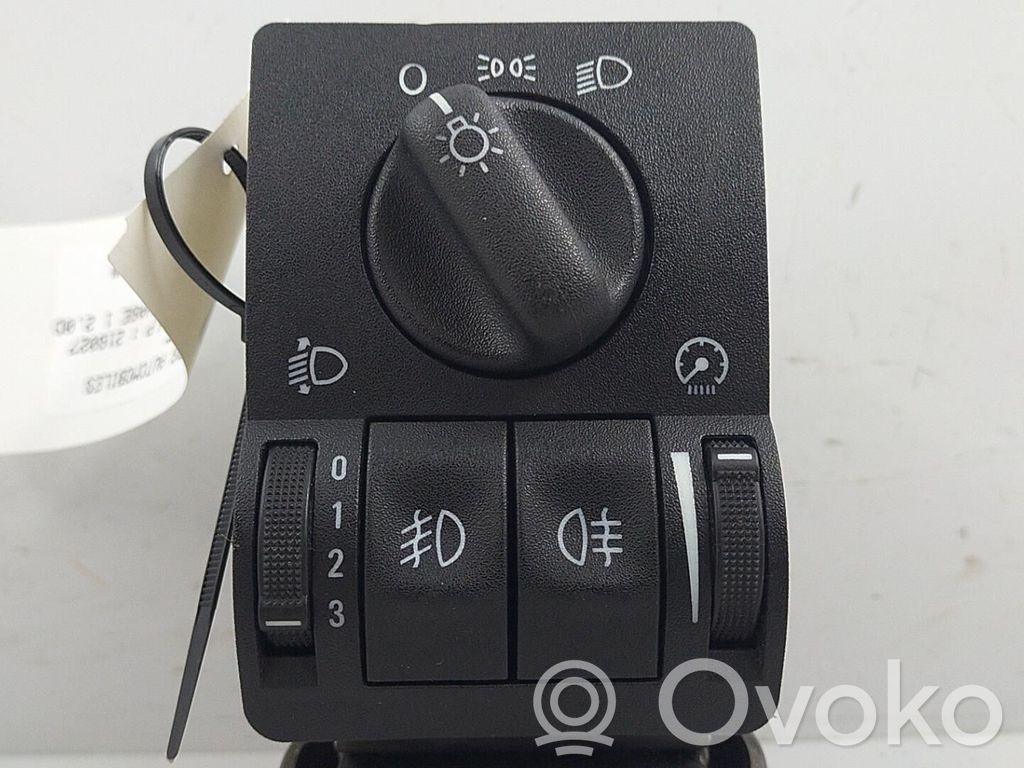 Opel Zafira A Interruptor de luz 