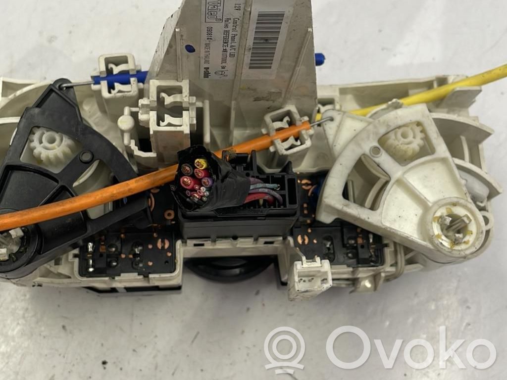 Nissan Note (E11) Climate control unit 
