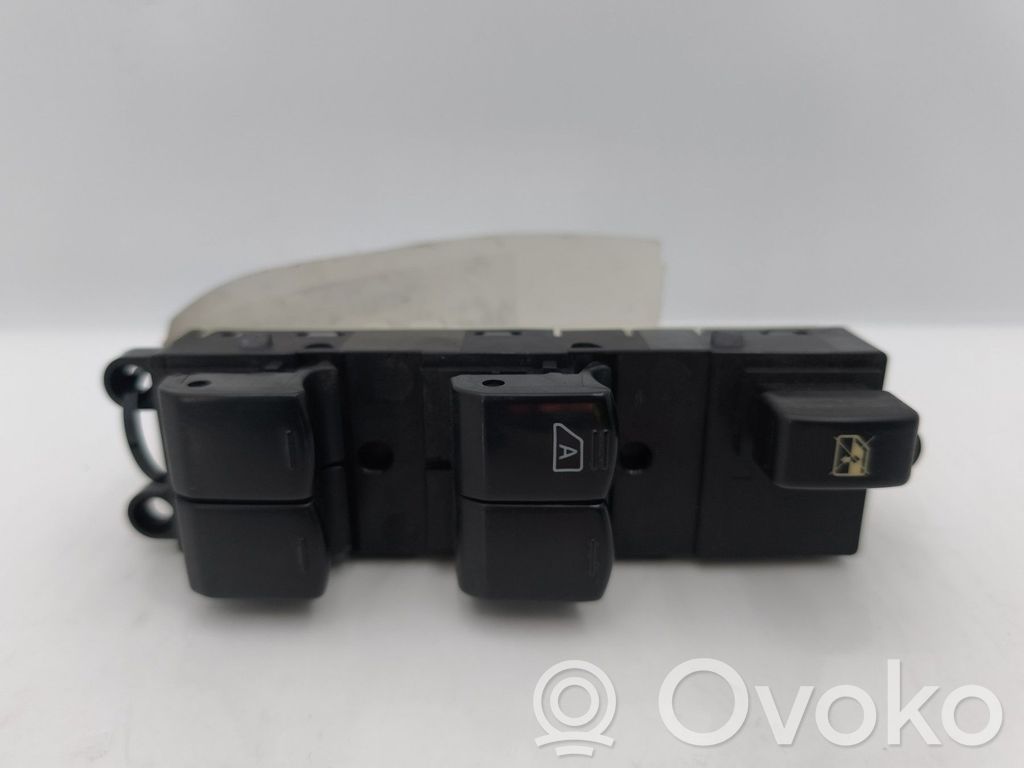 Nissan Note (E11) Electric window control switch 