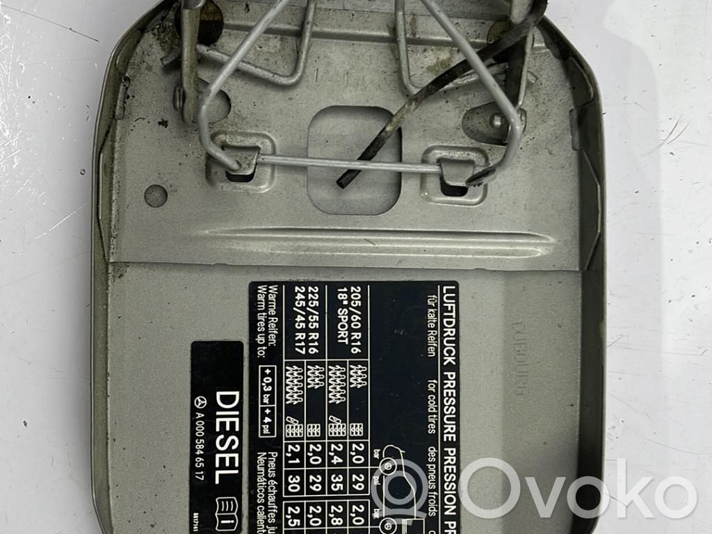 Mercedes-Benz E W211 Sportello del serbatoio del carburante