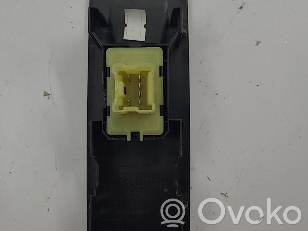 Interruptor del elevalunas eléctrico   254218614R