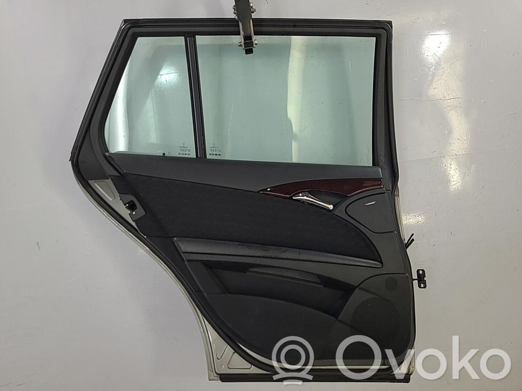 Mercedes-Benz E W211 Puerta trasera 