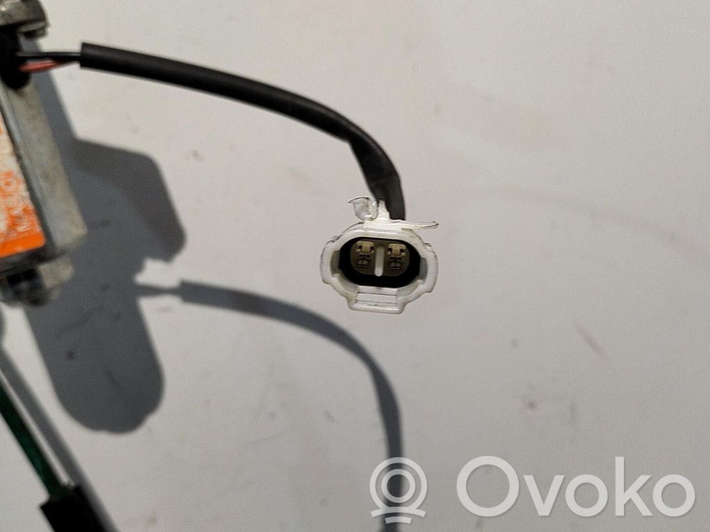 Suzuki Wagon R+ Alzacristalli della portiera anteriore con motorino