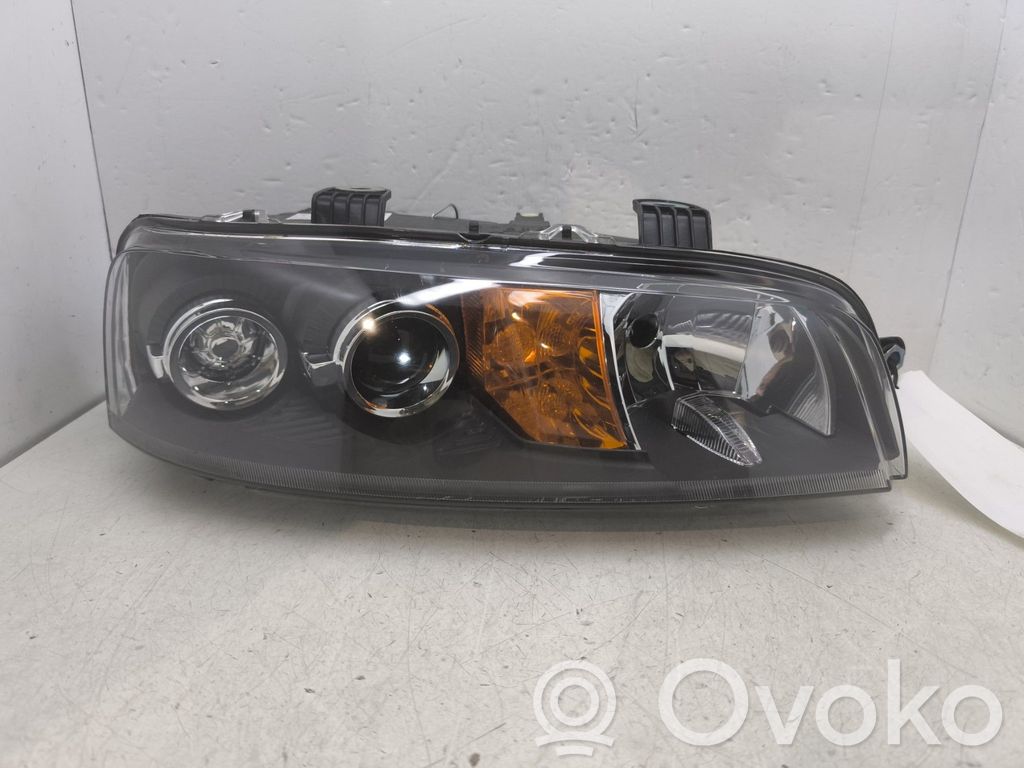 Fiat Punto (188) Faro/fanale 