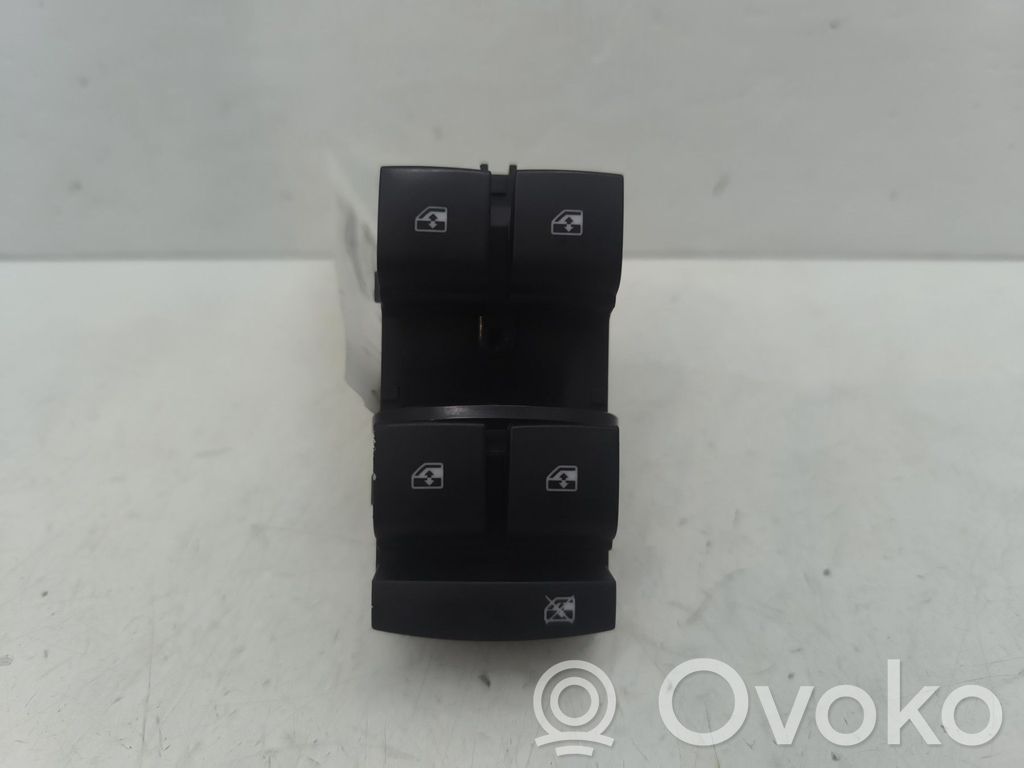 Chevrolet Orlando Electric window control switch 