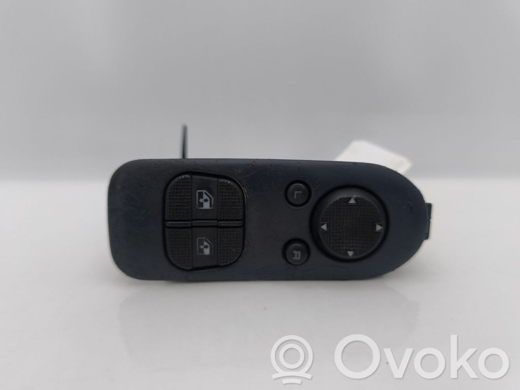 Electric window control switch   7M0867255M