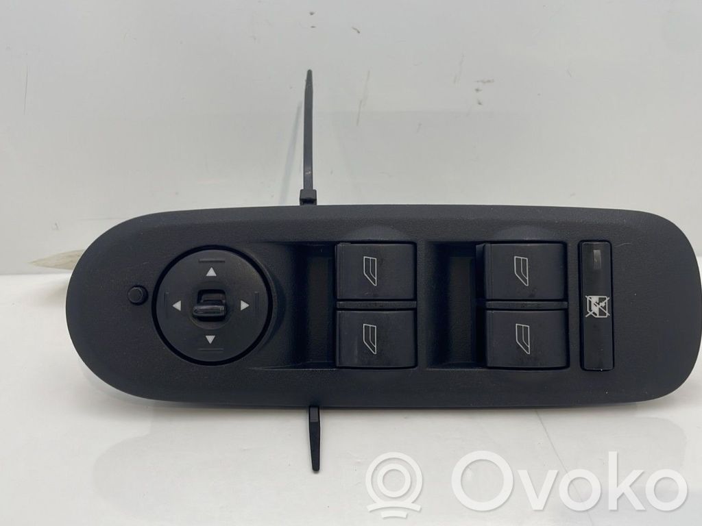 Electric window control switch   1548529