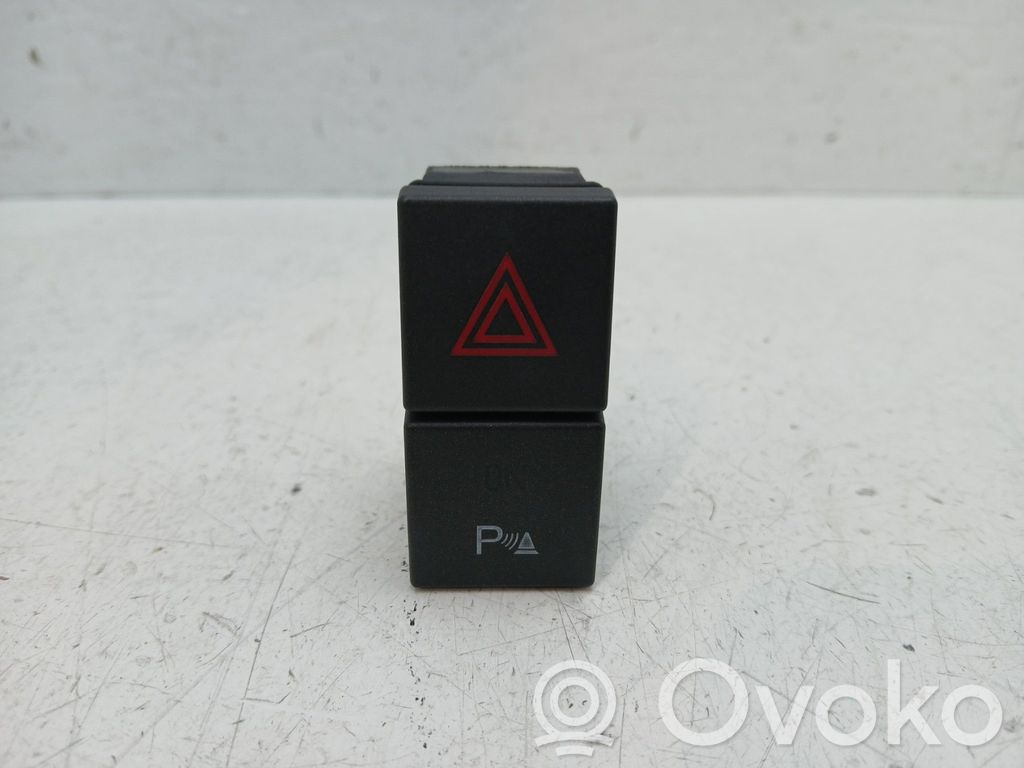 Ford C-MAX I Hazard light switch 