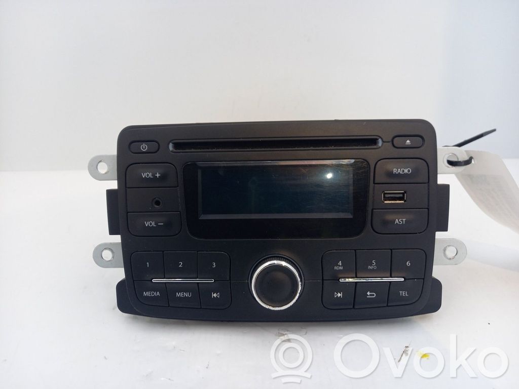 Dacia Logan II Unitate principală radio/CD/DVD/GPS 