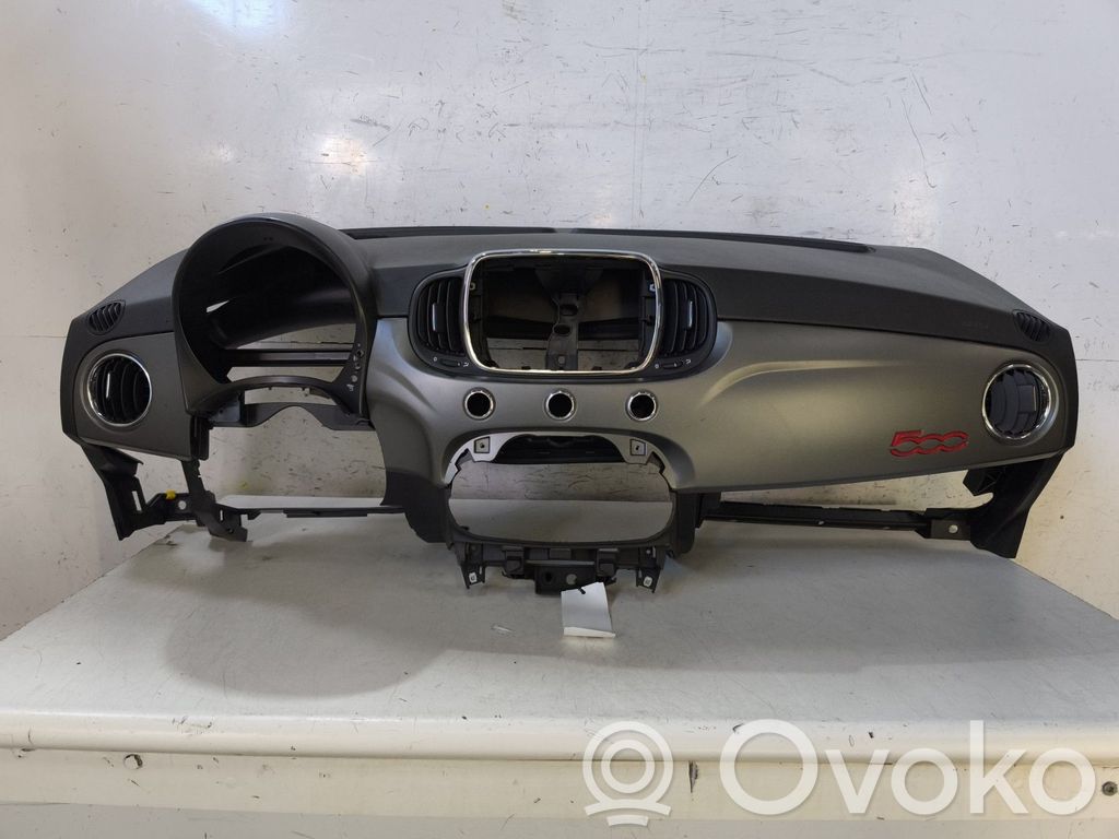 Fiat 500 Dashboard 