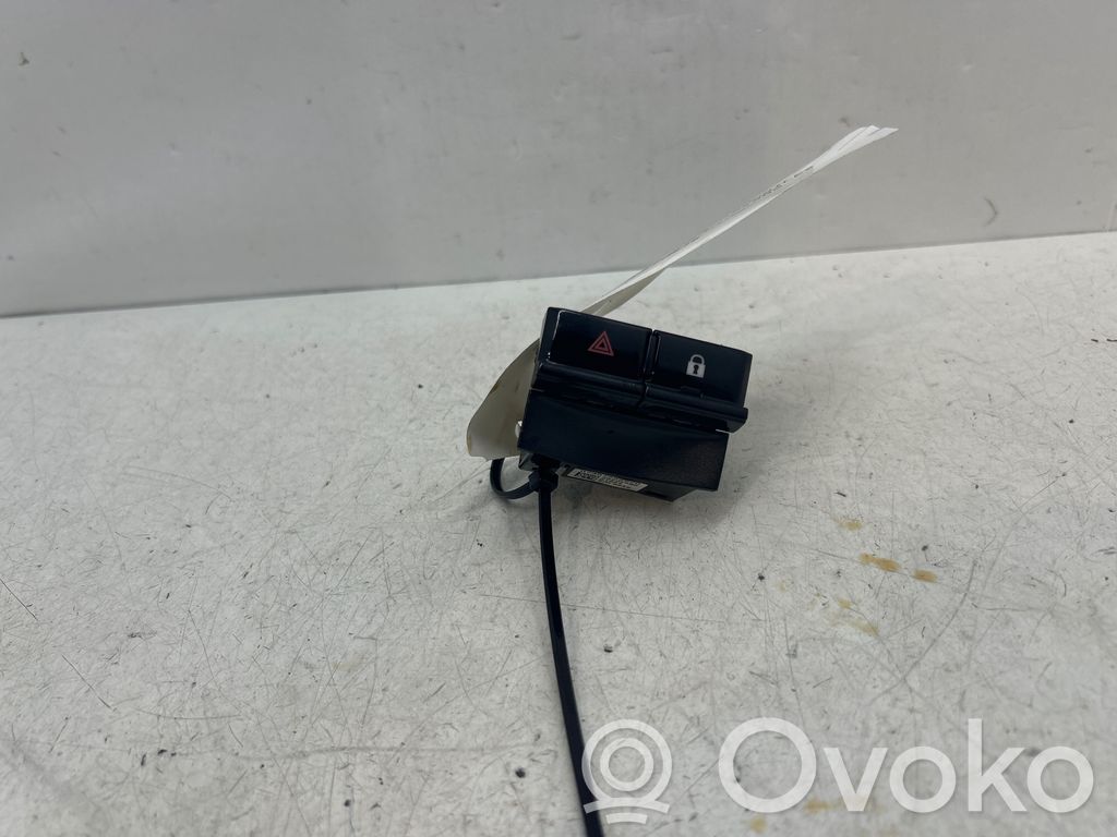Fiat 500E Przycisk świateł awaryjnych 