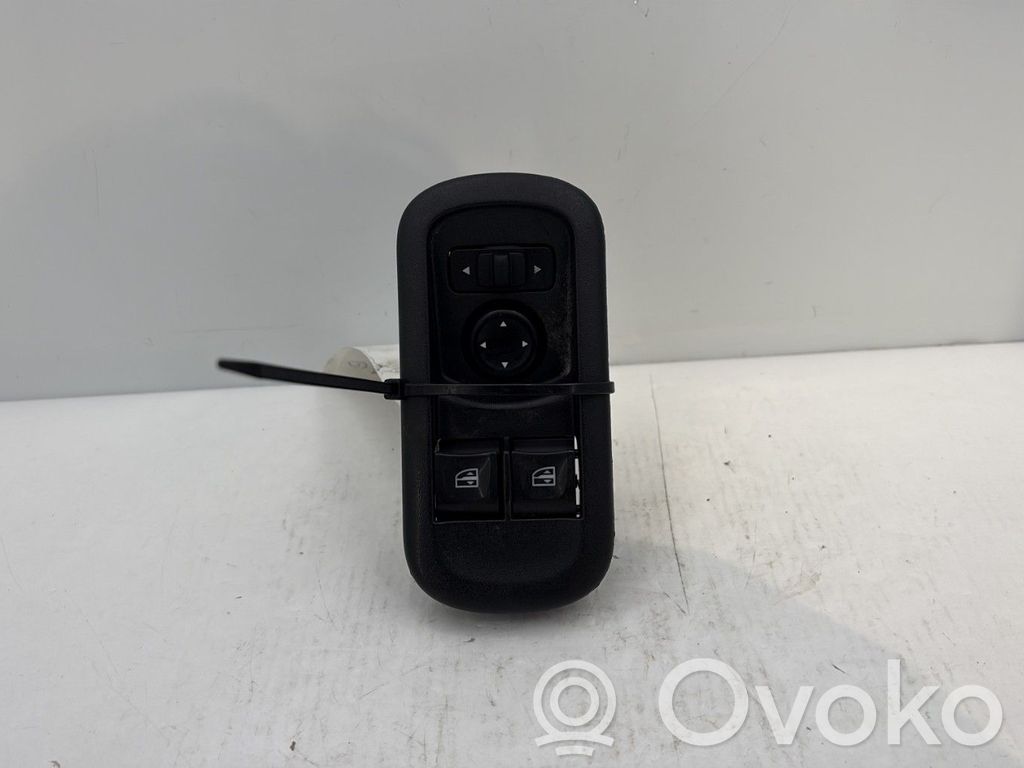 Nissan NV400 Electric window control switch 