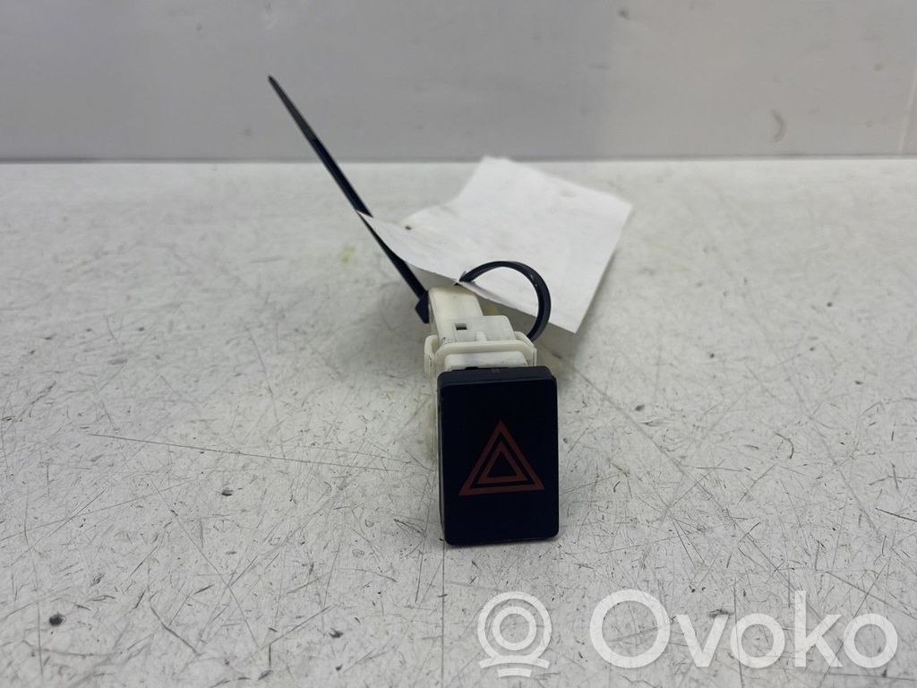 Nissan Qashqai Hazard light switch 