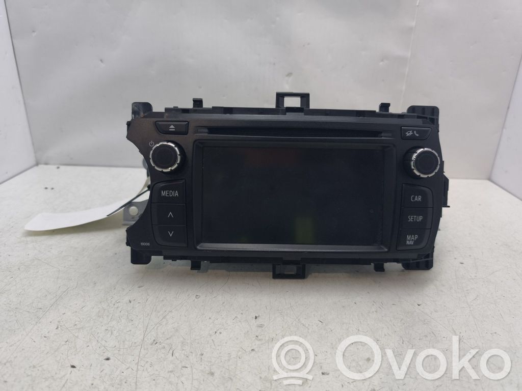 Toyota Yaris Radio/CD/DVD/GPS head unit 