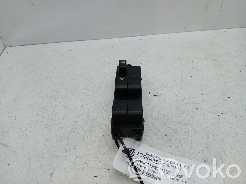 Nissan Note (E11) Electric window control switch 