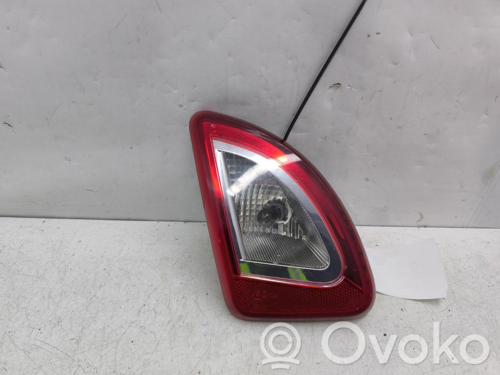 Renault Twingo II Lampă spate în capacul portbagajului 