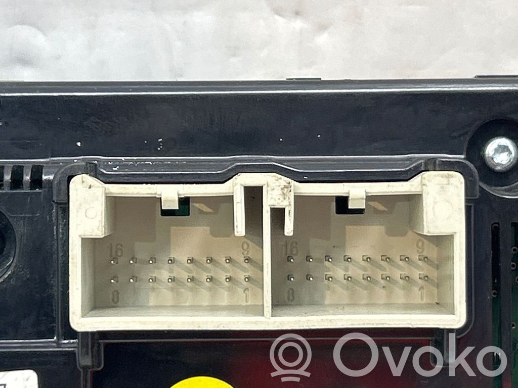 Volkswagen Touran II Panel klimatyzacji 