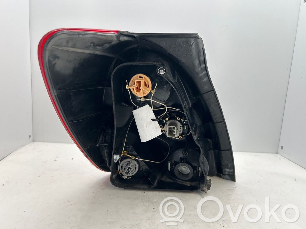 Toyota Corolla Verso E121 Rückleuchte Heckleuchte 