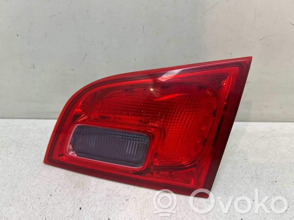 Opel Astra J Lampy tylnej klapy bagażnika 