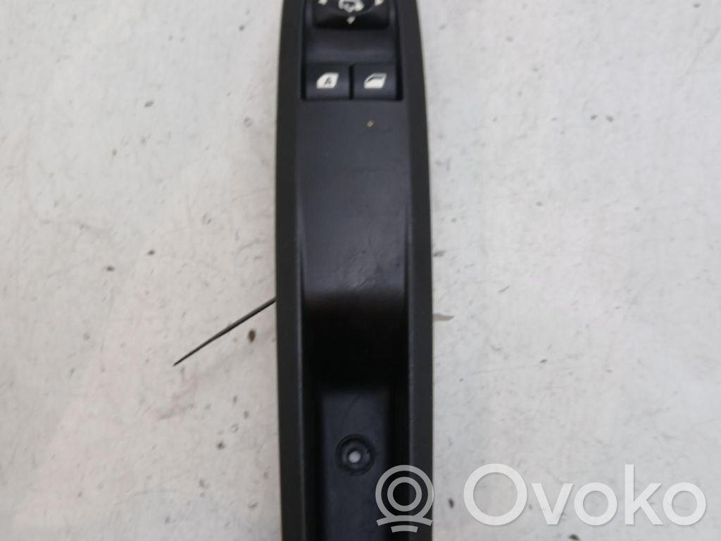 Electric window control switch   98127152XT