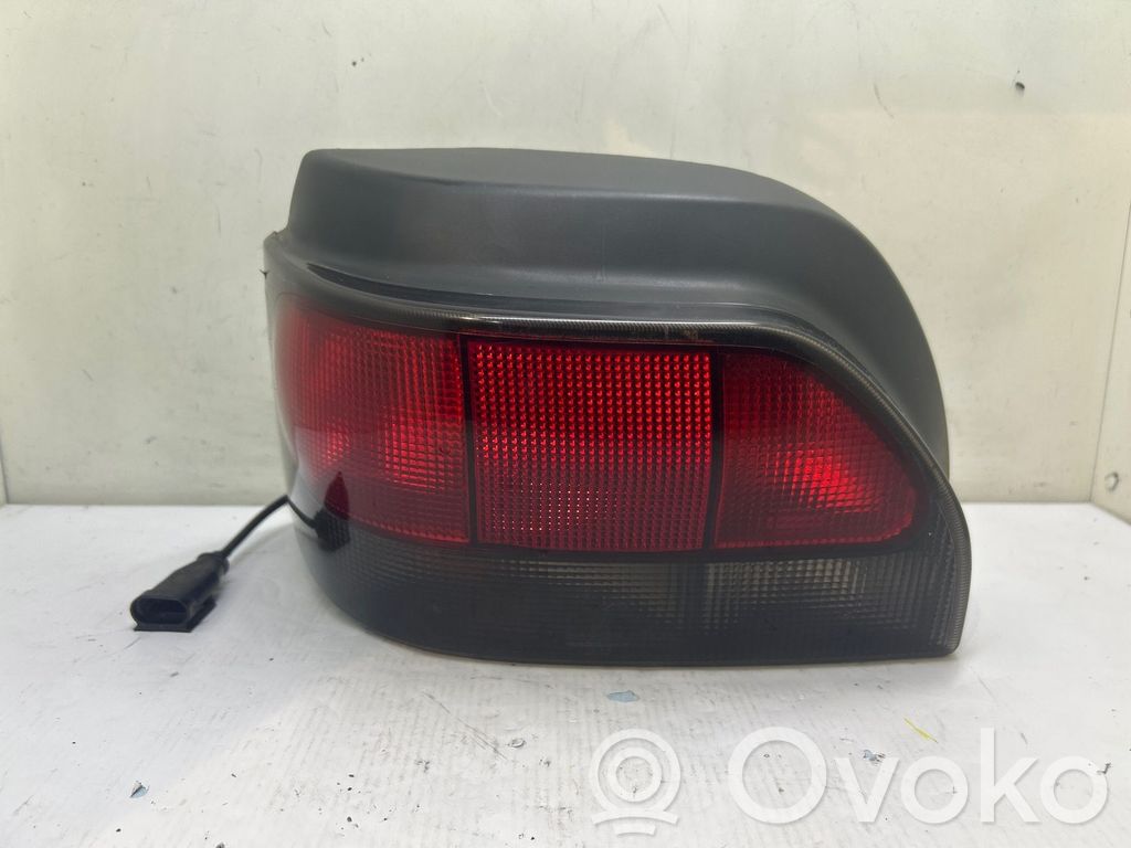 Renault Clio I Lampa tylna 